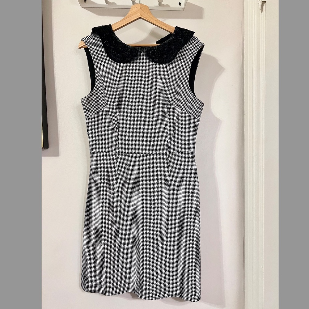 BETSEY JOHNSON Houndstooth Shift Dress with Lace Collar,  Black & White, Size 10